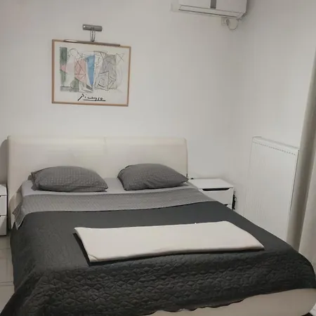 Διαμέρισμα Shopping,airport,parking,ring Road 100sqm Comfort